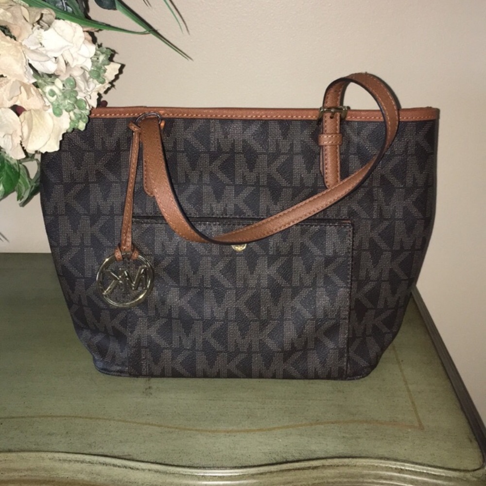 Jet Set Travel Medium Logo Tote